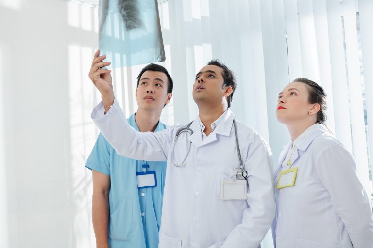 lung cancer specialist in Singapore