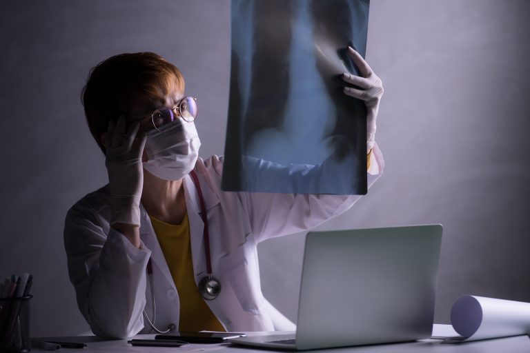 lung cancer specialists in Singapore